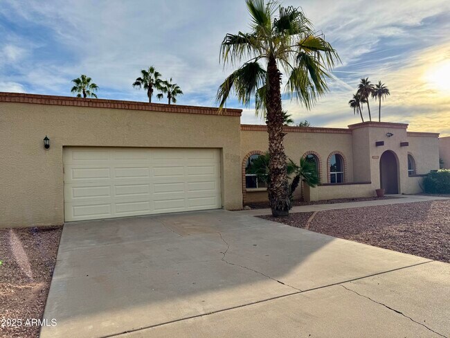 Foto del edificio - 5121 E Larkspur Dr