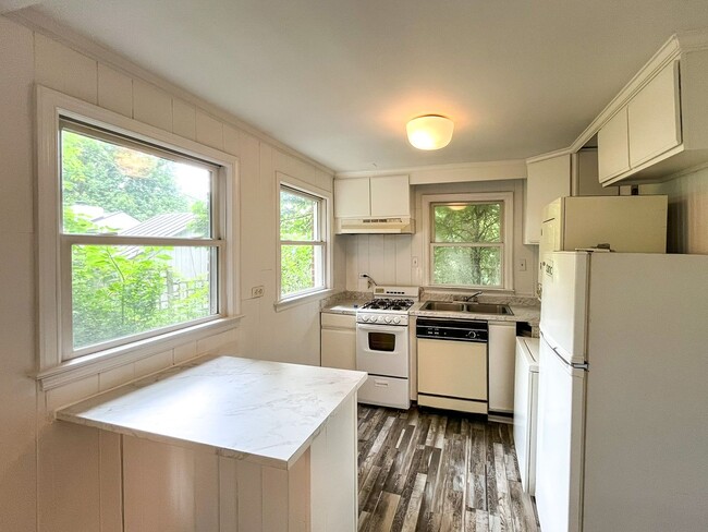 Building Photo - Preston Avenue Duplex for Rent!