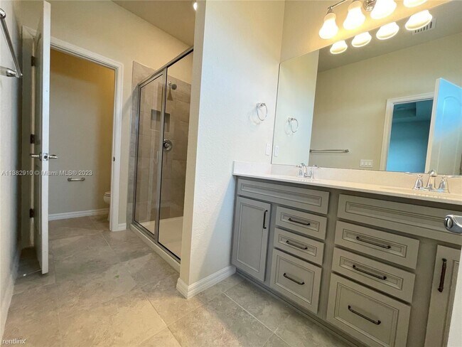 Foto del edificio - 3 br, 2.5 bath Townhome - 2151 Appleton Ci...