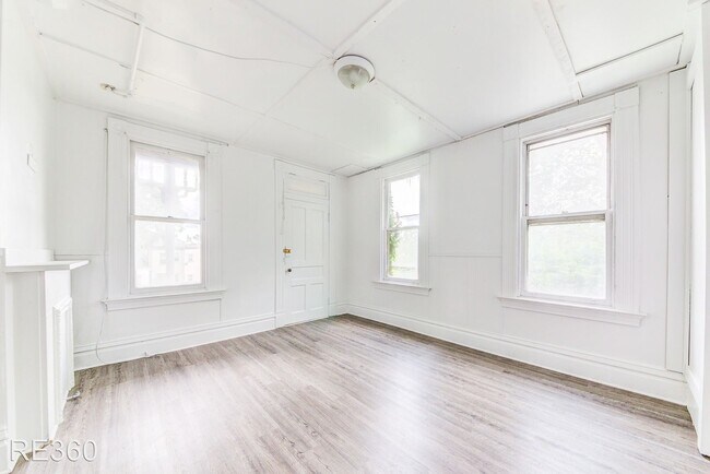 Foto del edificio - 4 br, 1.5 bath House - 15 St Thomas Street...