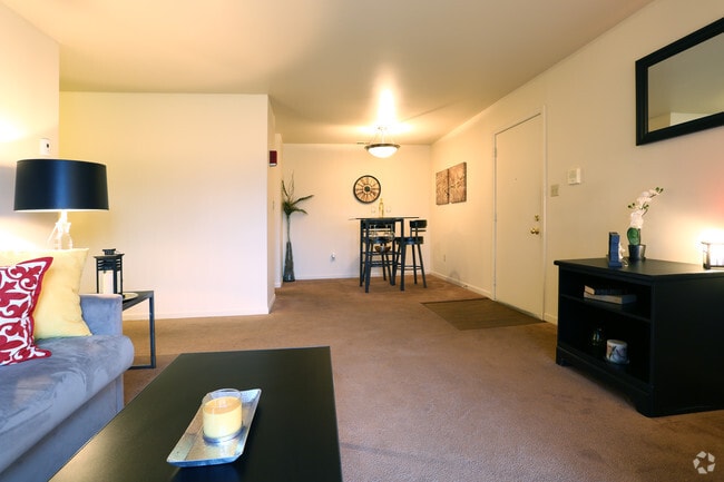 2BR, 1BA - Living Room - Douglas Pointe Apartments