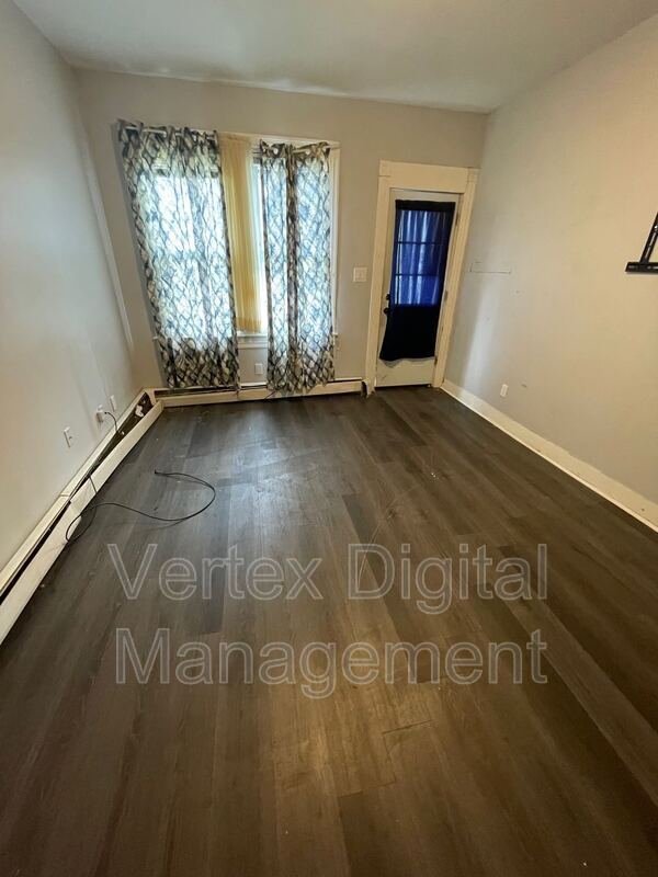 Foto del edificio - 1031 Diamond Ave