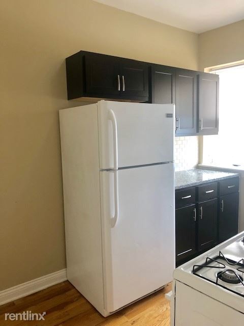 Foto principal - 6200 N Hiawatha Ave