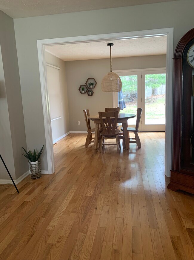 Building Photo - 4841 Olde Forest Dr