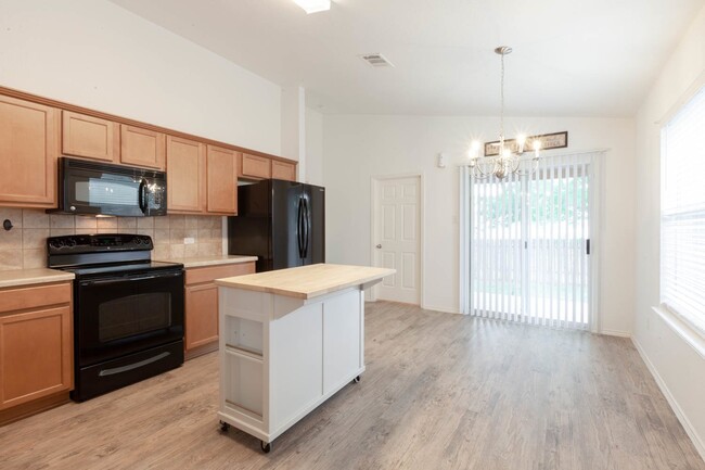 Foto del edificio - 906 Aiken Dr