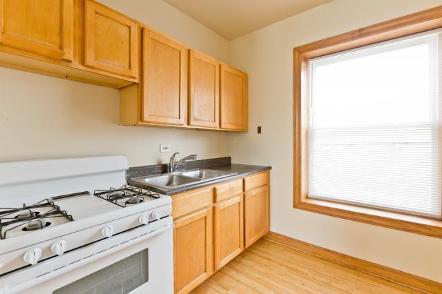Building Photo - 1 bedroom in Chicago IL 60624