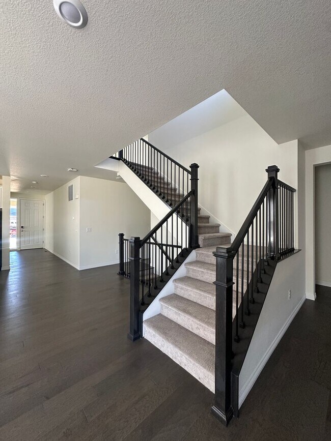 Photo - 4-bedroom Single Family Home in Broomfield