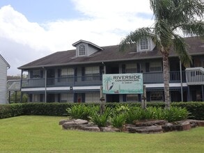Building Photo - 313 Dirksen Dr