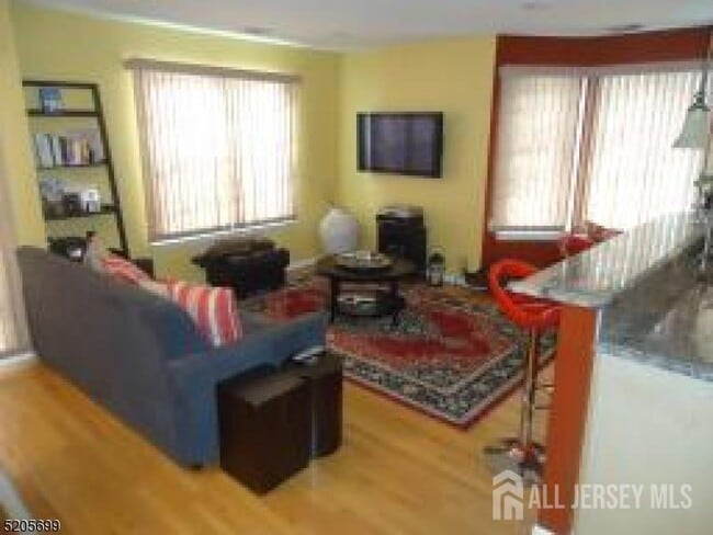 Building Photo - 1001 Worthington Ct