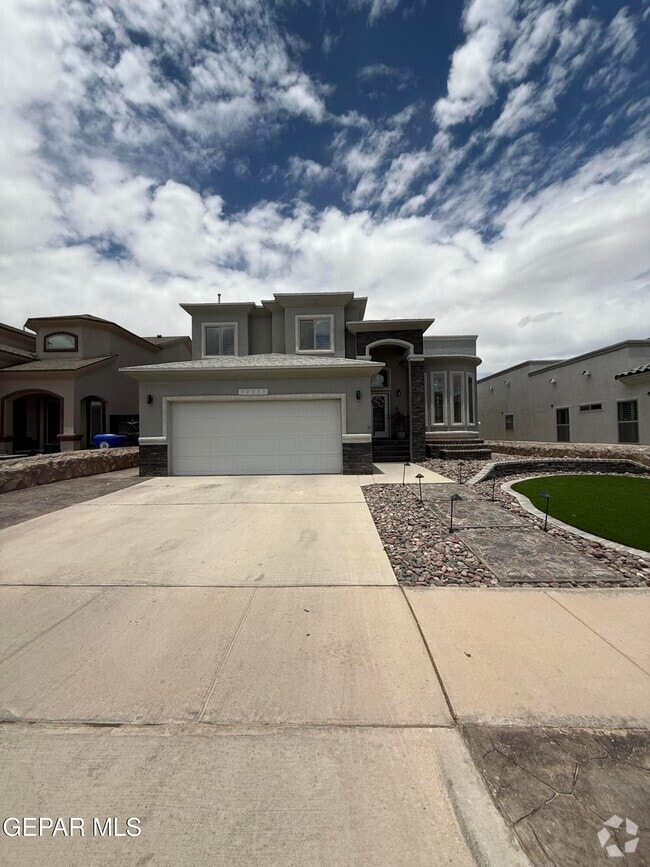 Building Photo - 12551 New Dawn Dr