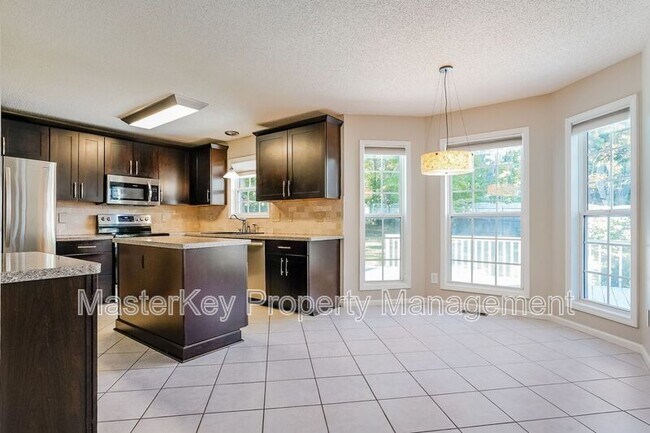 Building Photo - 105 Grandtree Ct