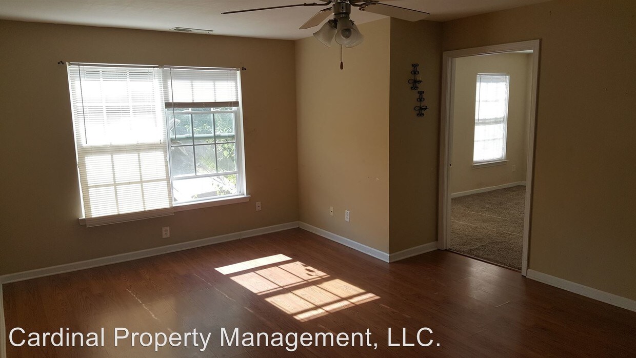 Primary Photo - 206 Stonehaven Cir
