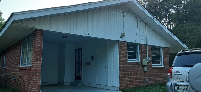 garage - 43 Harmony Ln