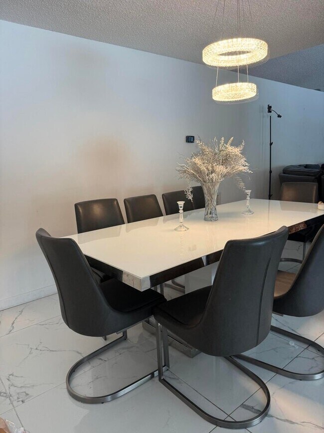Foto del edificio - 8651 NW 21st Ct