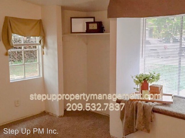 Foto del edificio - 2 br, 1 bath House - 99 Big Trees Rd REAR