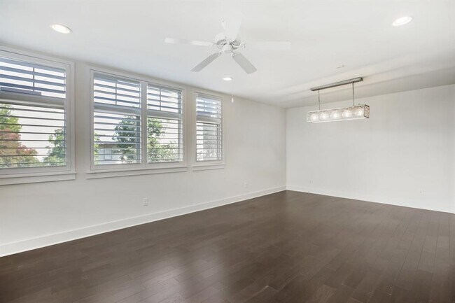 Building Photo - 908 Nueces St