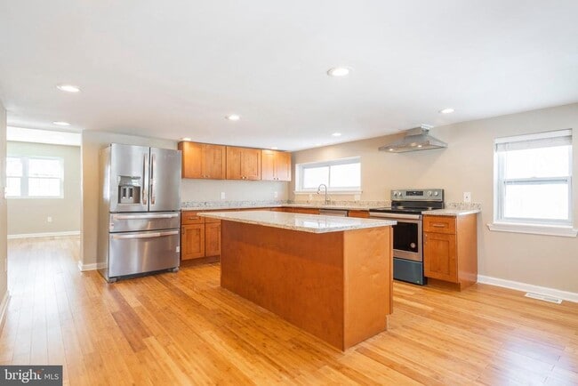 Foto del edificio - 329 Hillcrest Ave