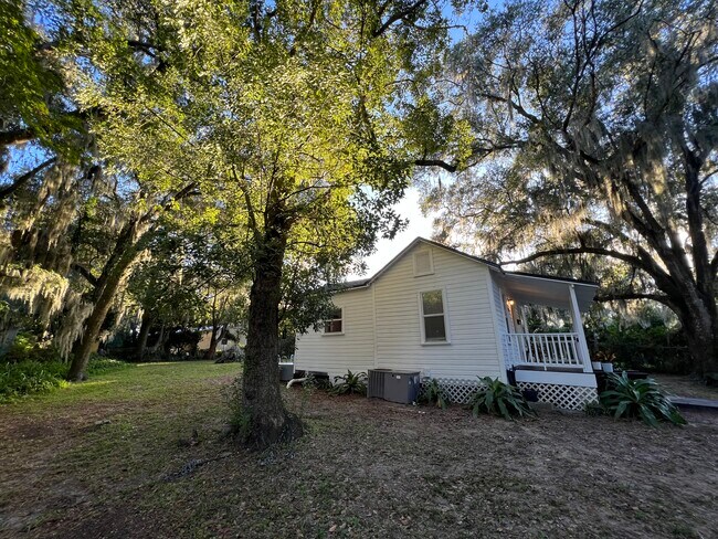 Foto del edificio - 581 Live Oak St