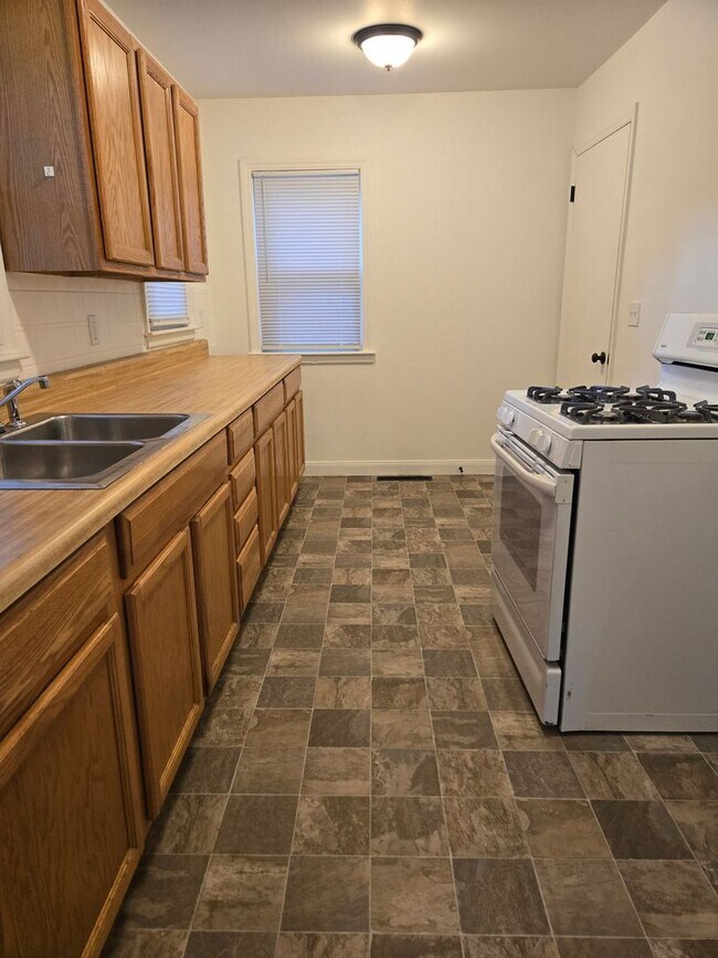Foto del edificio - 3 bedroom 1 bath ranch home on a quiet dea...