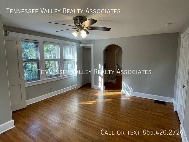 Photo - 419 Noelton Dr SW House