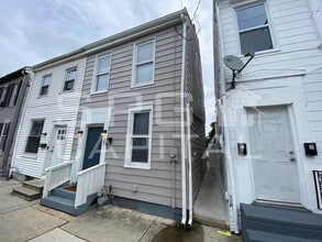 Building Photo - 37 N Hartley St