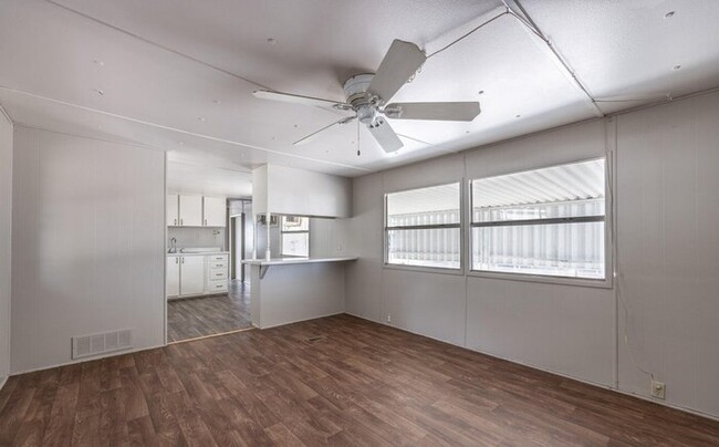Foto del edificio - Mobile Home with 3 bedrooms 1 baths, Big Yard