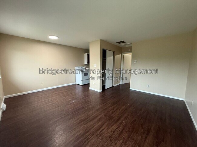 Foto del edificio - 1617 Barling Ave