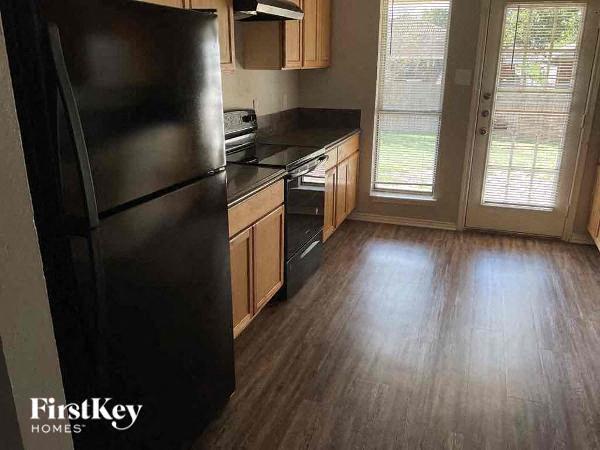 Foto del edificio - 7312 Meadows Dr N