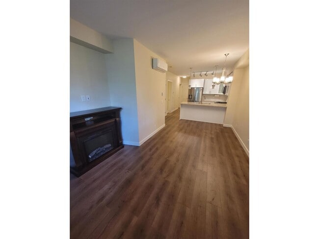 Building Photo - 20325-20386 86 Ave