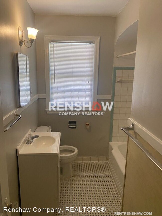 Foto del edificio - 1 br, 1 bath House - 2388 Forest Ave