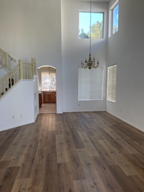 Foto del edificio - 1246 Crystal Springs Dr