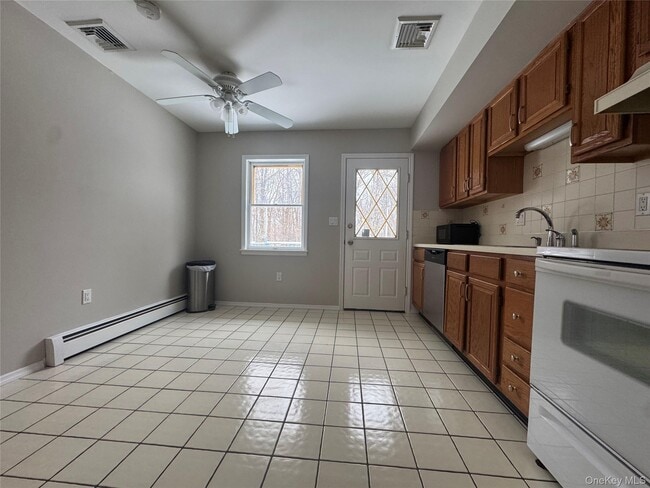 Building Photo - 2217 NY-300