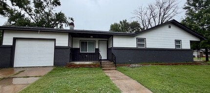 Building Photo - 1755 S Greenwood Ave