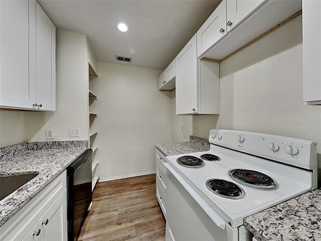 Building Photo - 8404 Forest Ln
