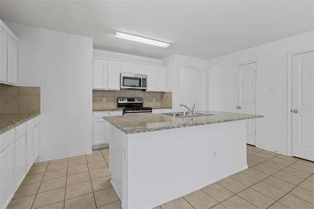 Foto del edificio - 3220 Emerson Rd