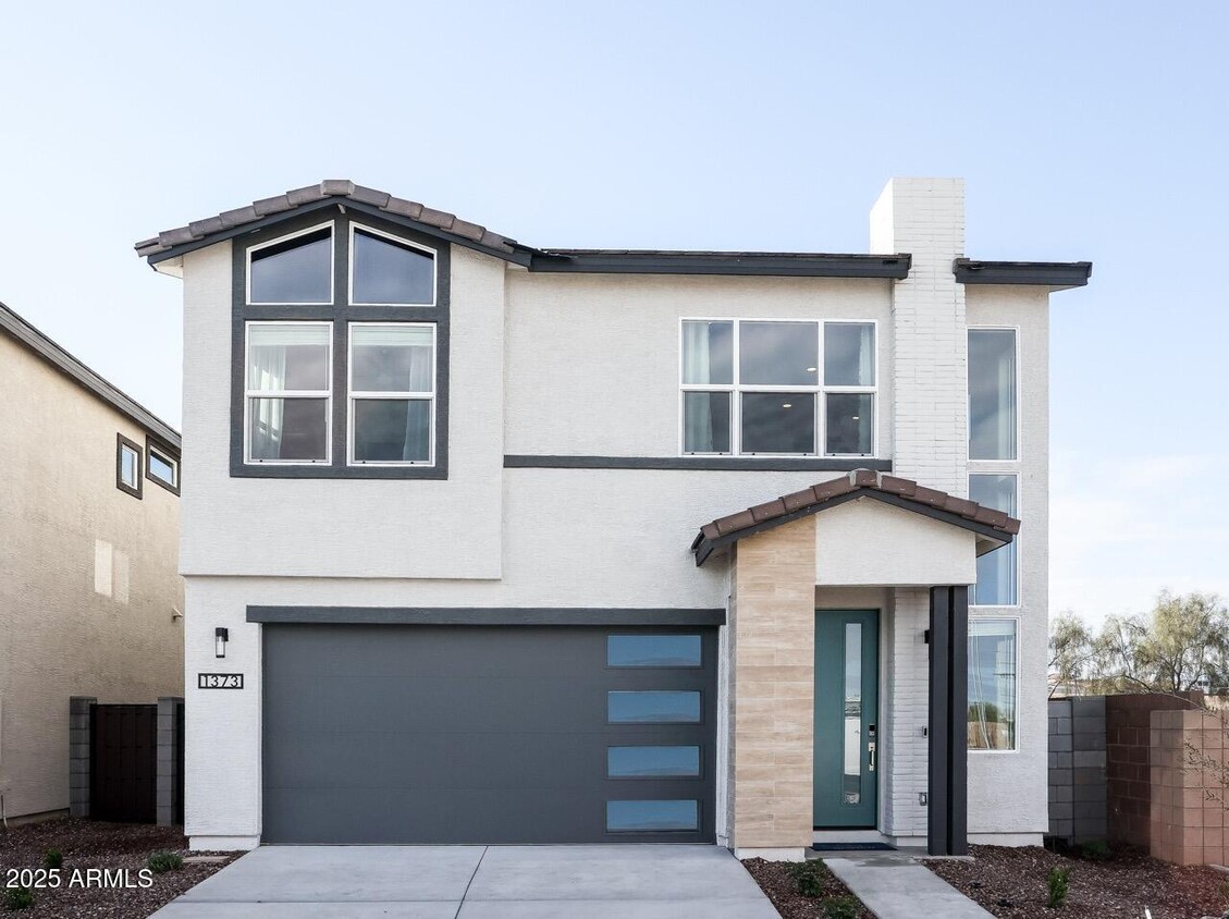 Foto principal - 1373 E Mulberry Dr