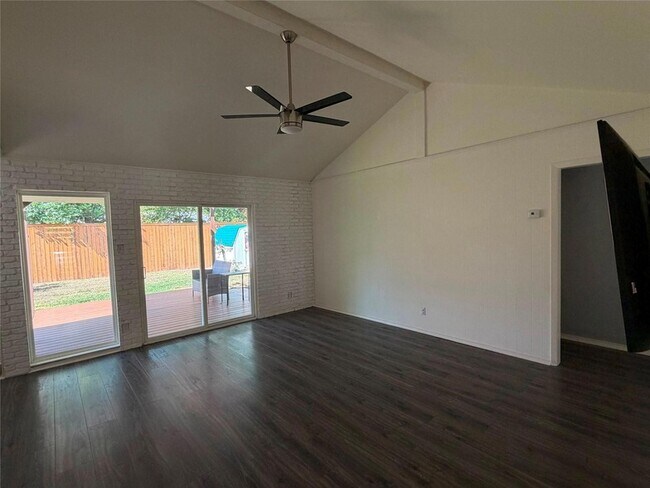 Foto del edificio - 2518 Cockburn Dr