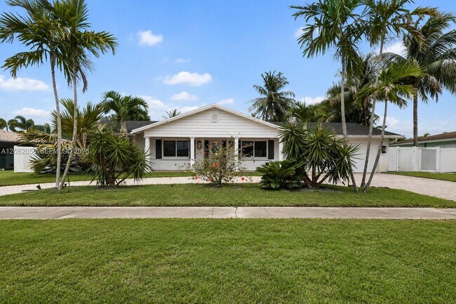 Foto del edificio - 6000 SW 17th St