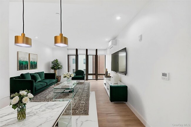 Building Photo - 625 N MacQuesten Pkwy