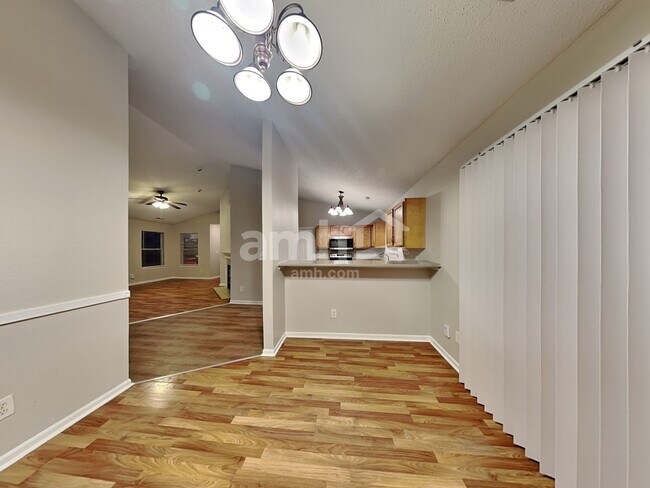 Foto del edificio - 630 Day Break Dr