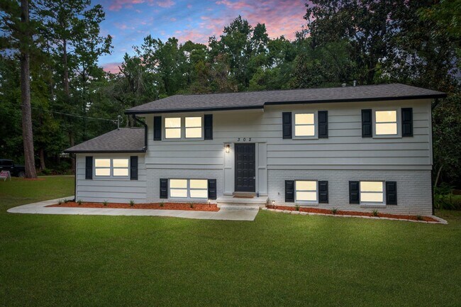 Foto del edificio - 302 Glenview Dr