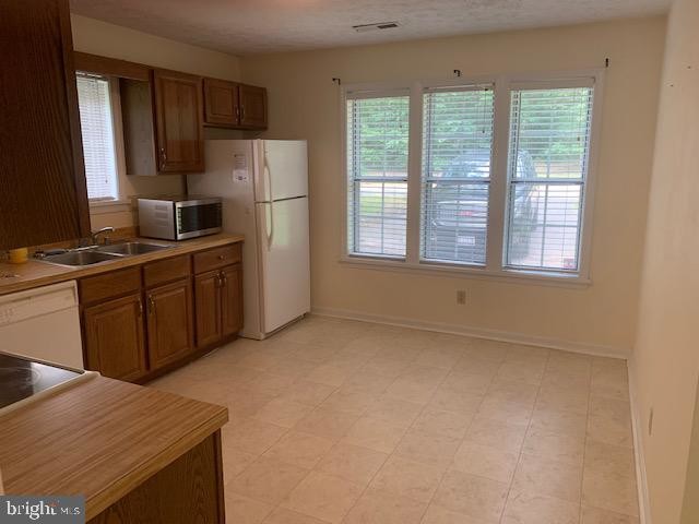 Building Photo - 23300 White Elm Ct