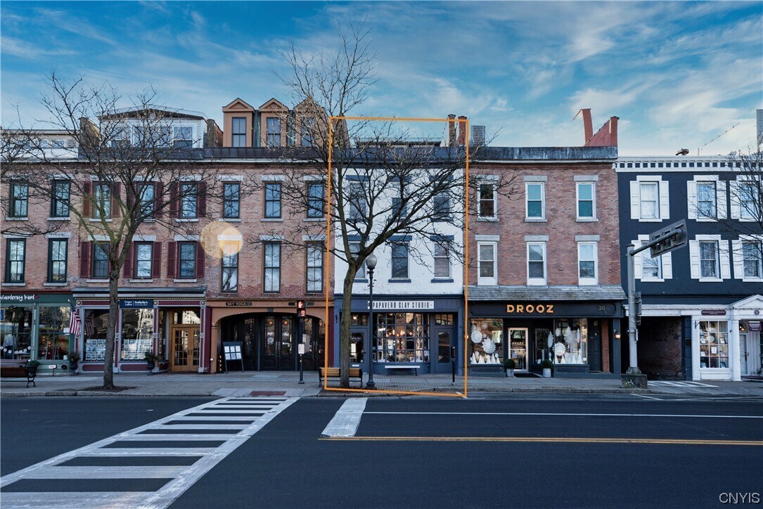 Primary Photo - 38 E Genesee St