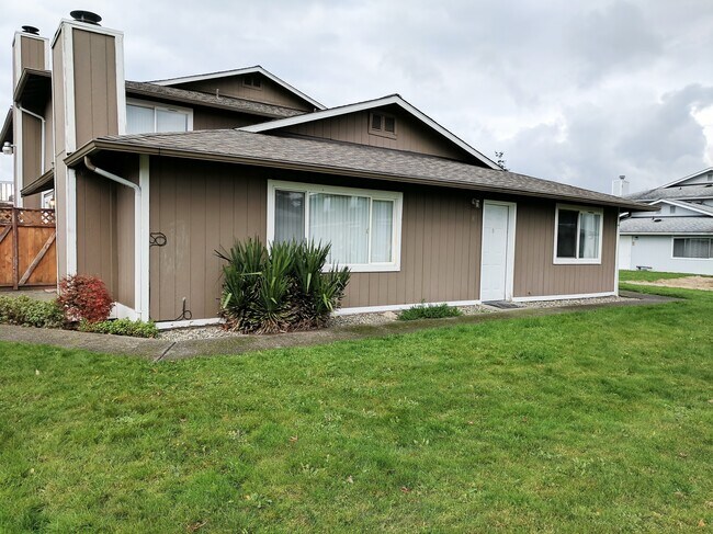 Unit B - 180 Charwila Ln