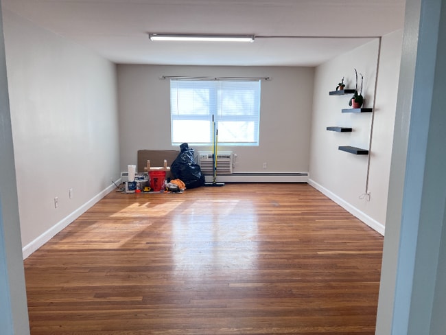 Building Photo - 35 Montvale Ave