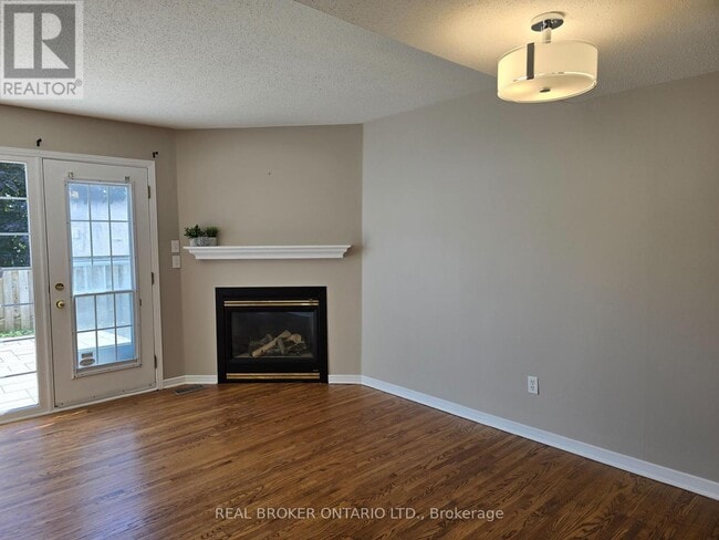 Building Photo - 139 Monterey Dr