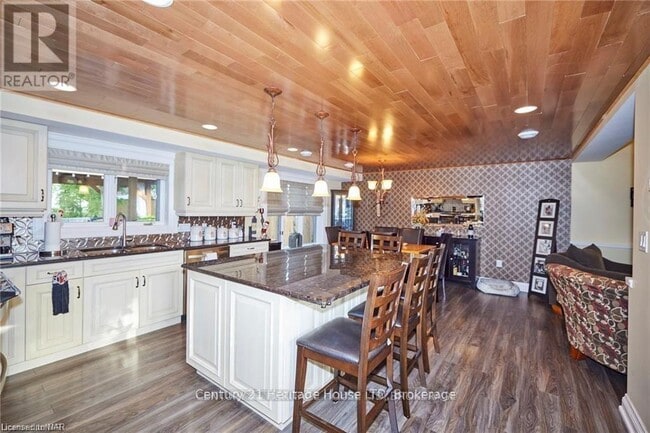 Photo du bâtiment - 355 Ridge Rd N