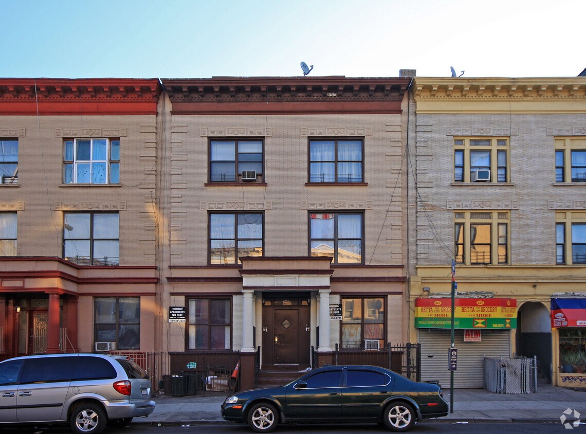 Primary Photo - 445 Rogers Ave