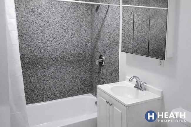 Building Photo - 6 Bowdoin Park