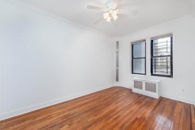 Building Photo - 1 bedroom in SUNNYSIDE NY 11104